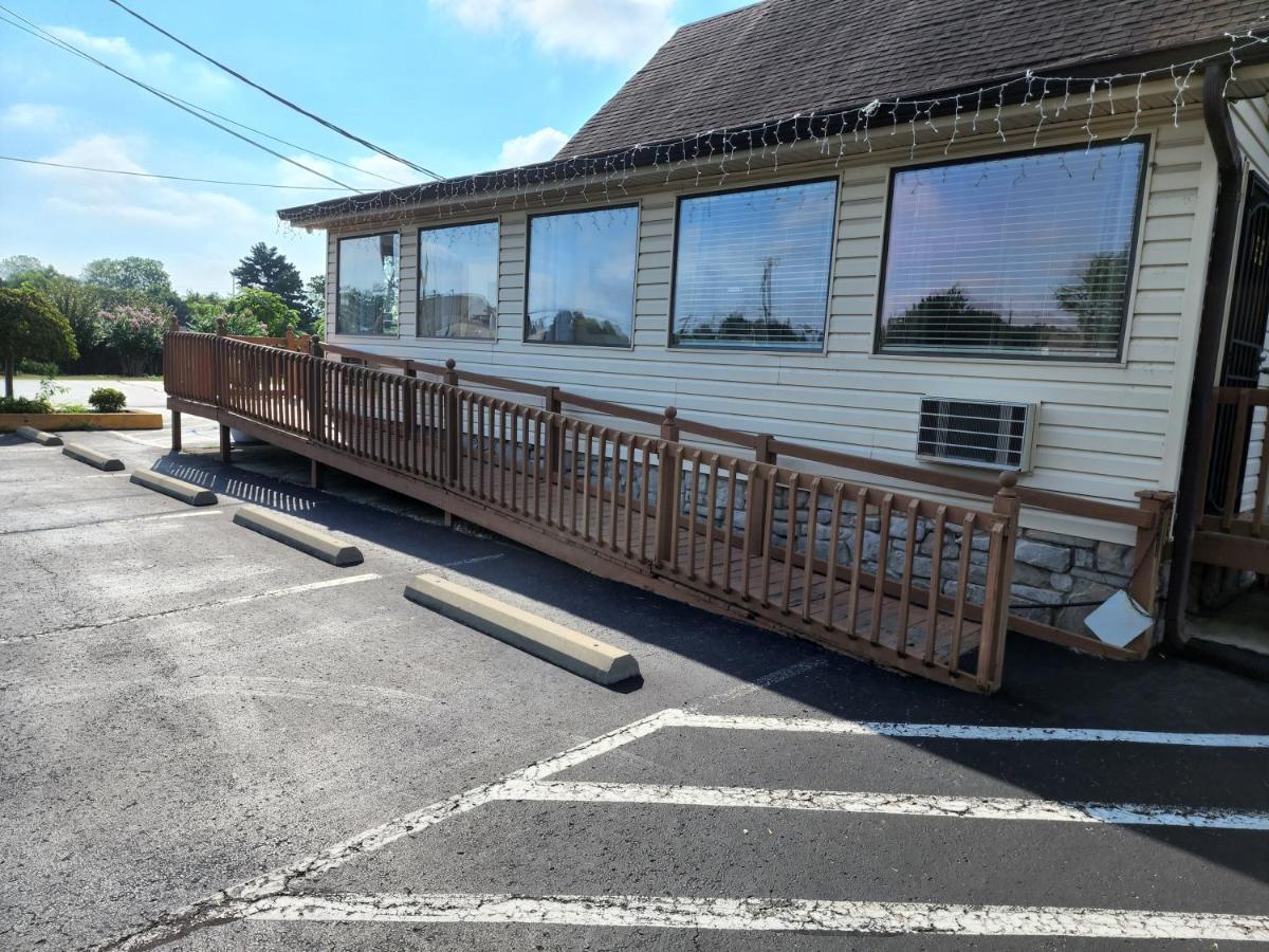 Drakes Creek Inn - Formerly The Relax Inn Hendersonville Ngoại thất bức ảnh