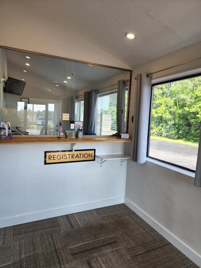 Drakes Creek Inn - Formerly The Relax Inn Hendersonville Ngoại thất bức ảnh