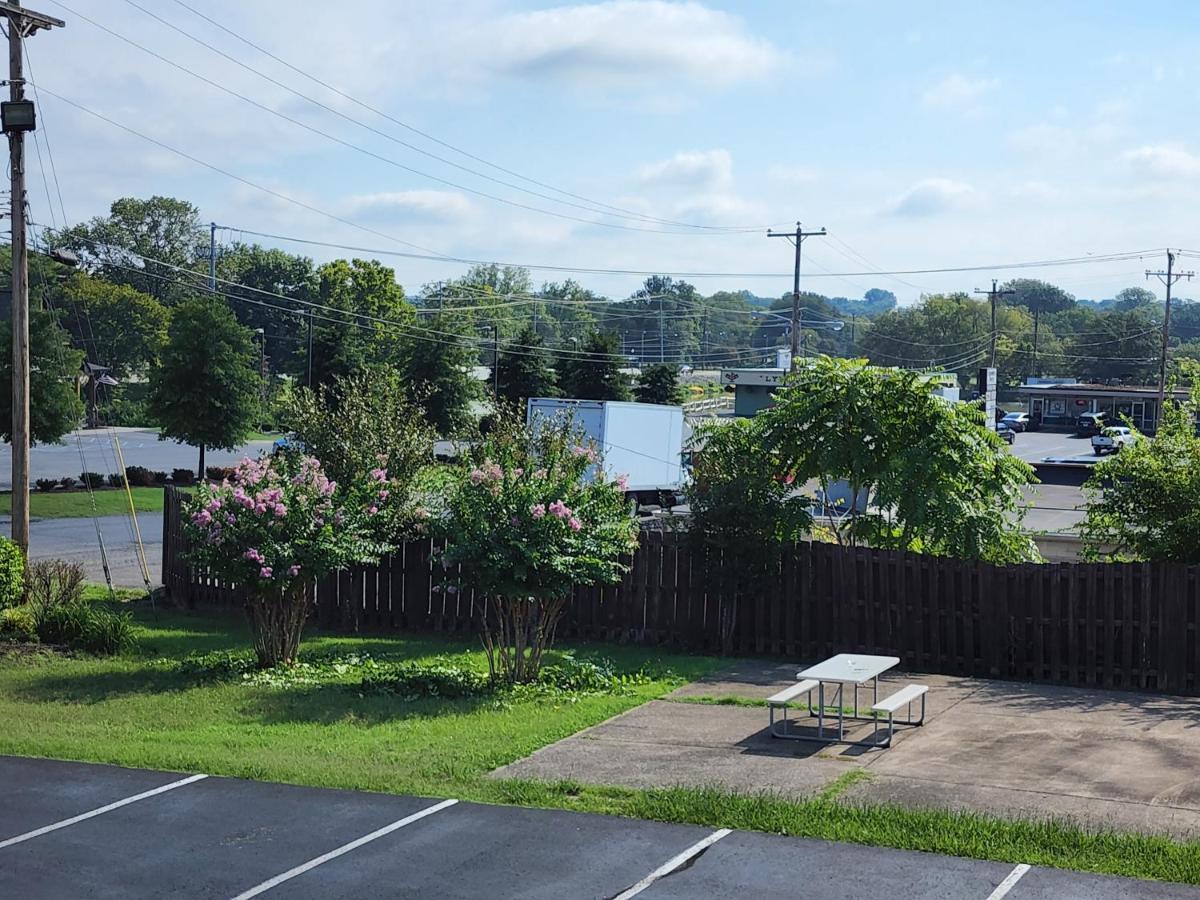 Drakes Creek Inn - Formerly The Relax Inn Hendersonville Ngoại thất bức ảnh