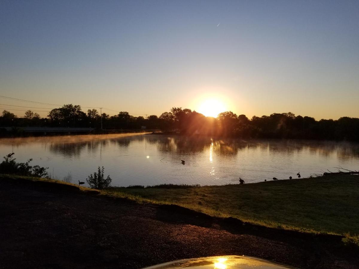 Drakes Creek Inn - Formerly The Relax Inn Hendersonville Ngoại thất bức ảnh
