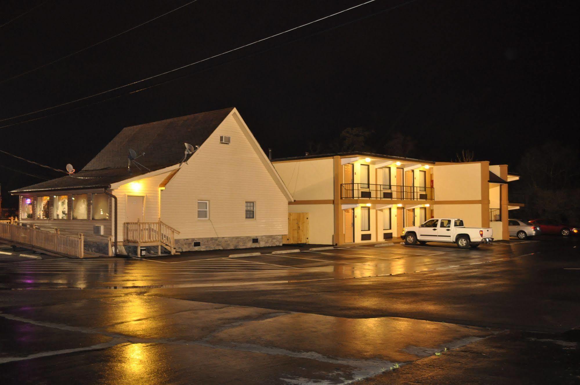 Drakes Creek Inn - Formerly The Relax Inn Hendersonville Ngoại thất bức ảnh