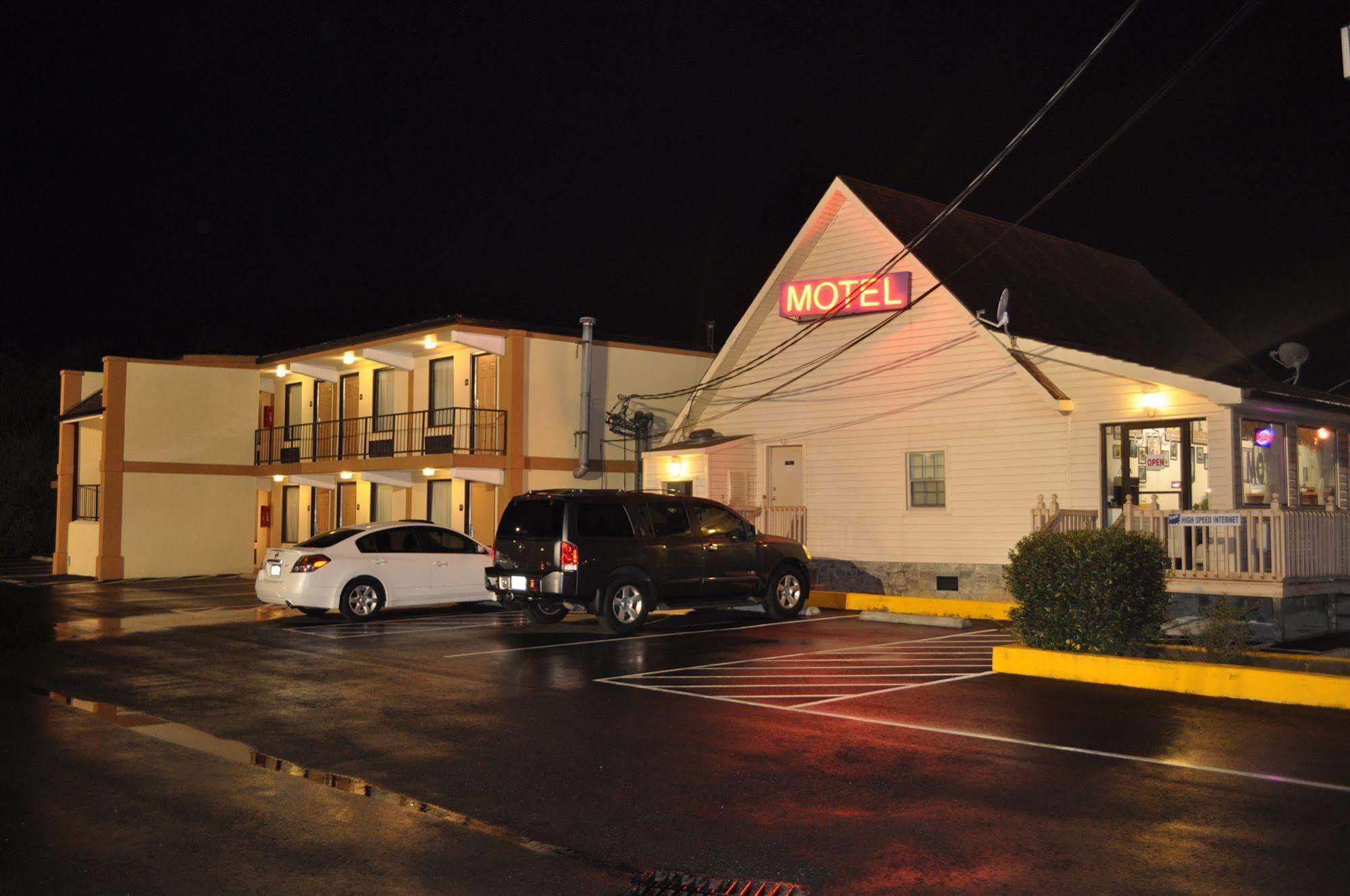 Drakes Creek Inn - Formerly The Relax Inn Hendersonville Ngoại thất bức ảnh